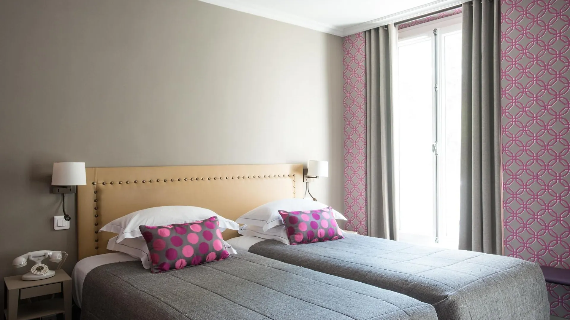 Apollon Montparnasse מלון 3*