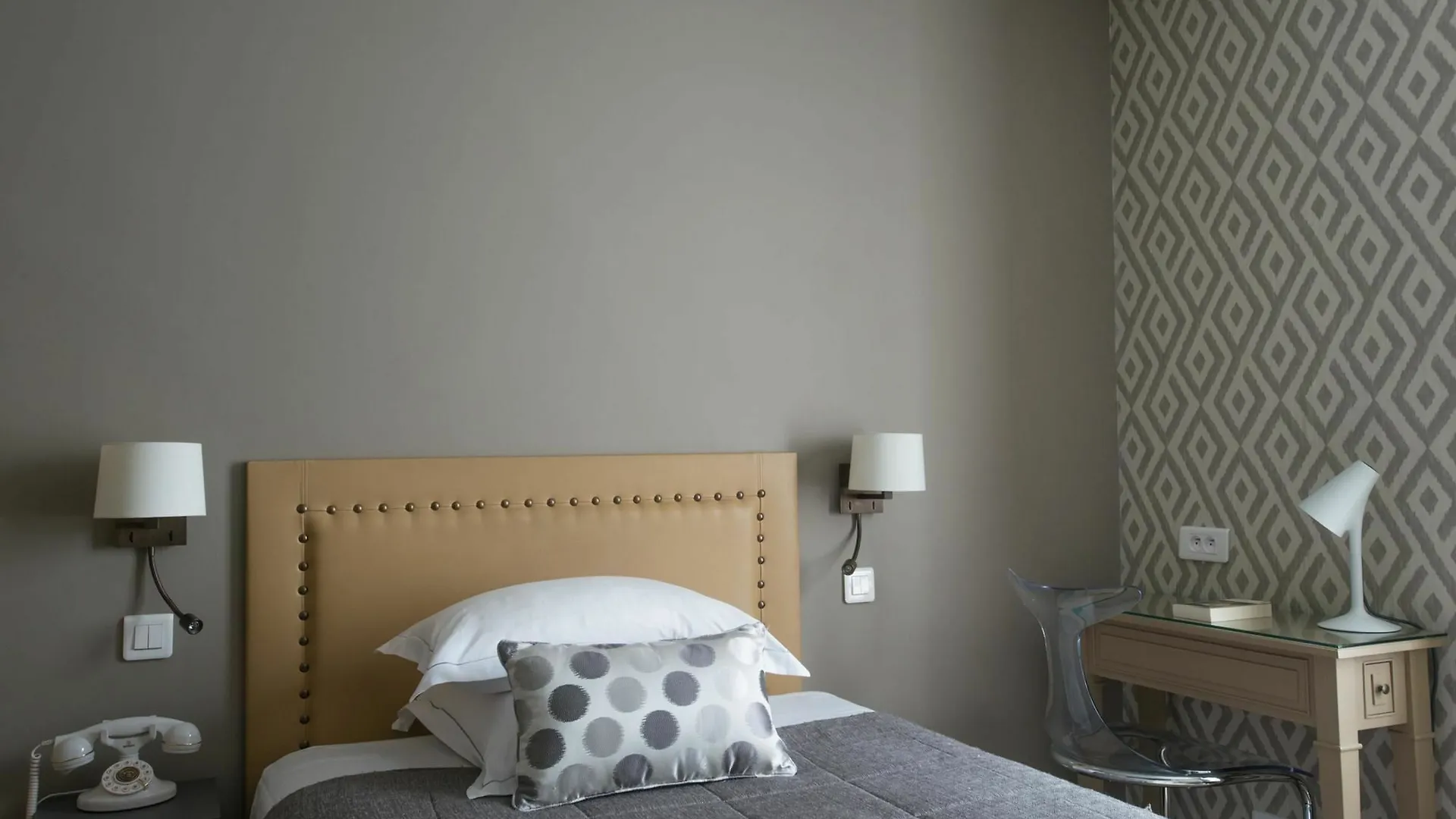 Apollon Montparnasse Hotel 3*
